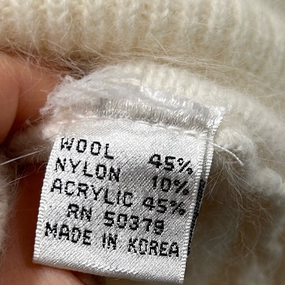 Keomi Vintage ivory angora fluffy long sleeve sweater M-L - Picture 8 of 9